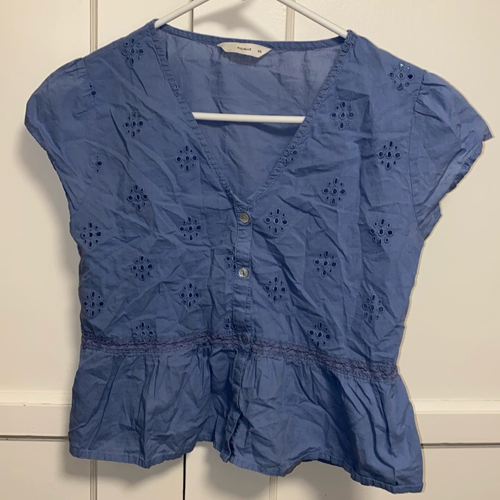 Pigalle XS Lavender Button Up V-Neck Blouse